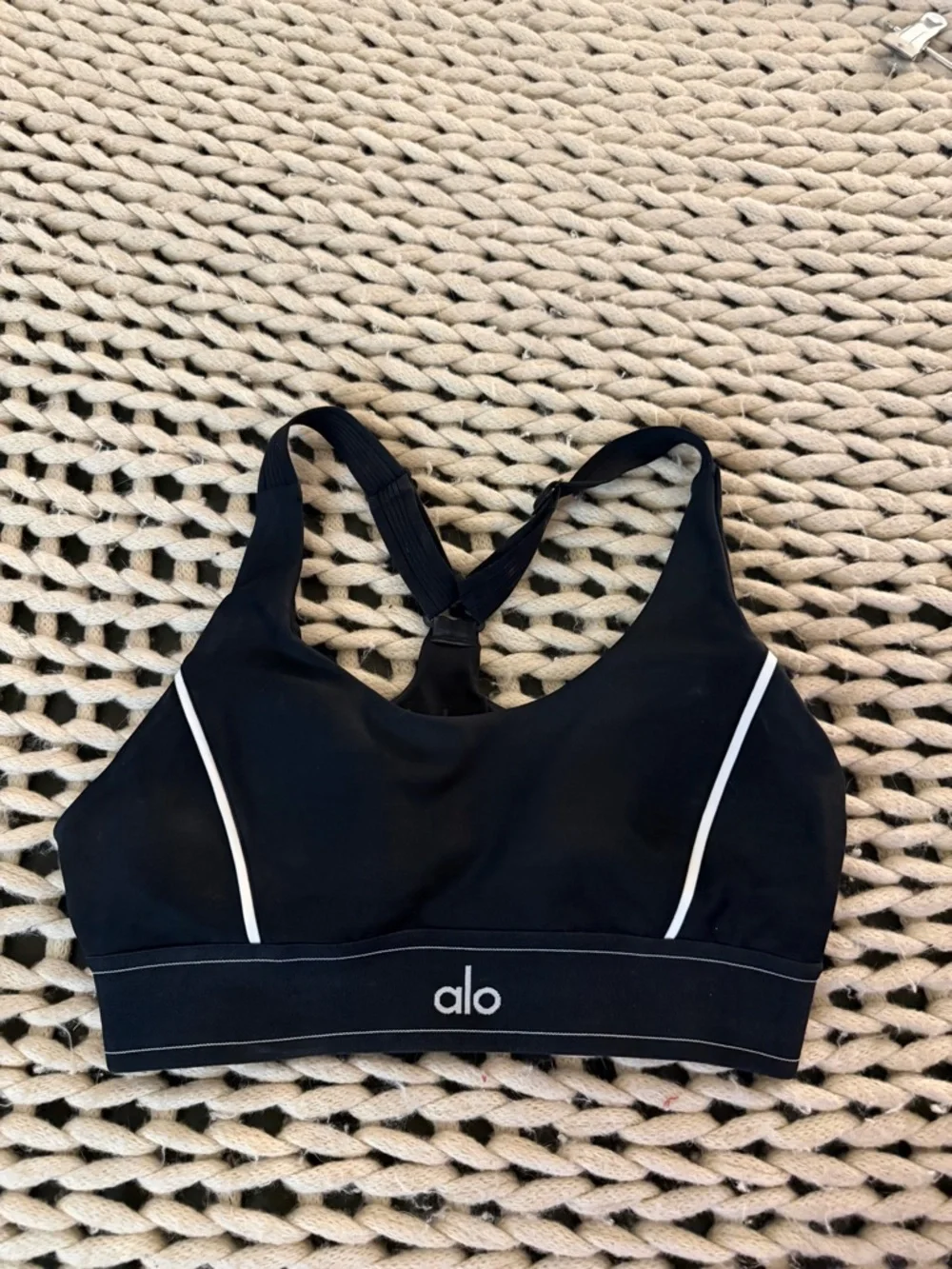 ALO Yoga Airlift Suit Up Bra - Black/White - Picture 1 of 6